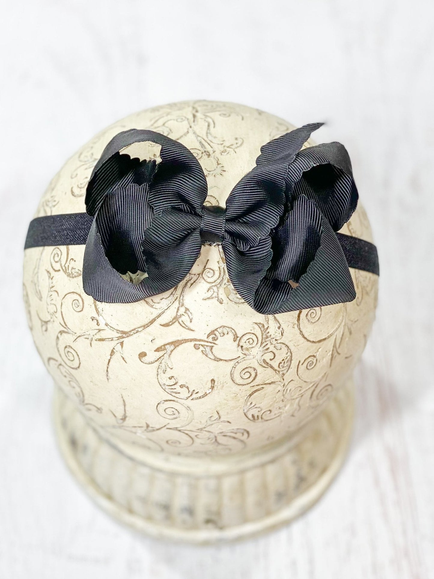 4.5" Classic Scalloped Hair Bow | Clip or Headband