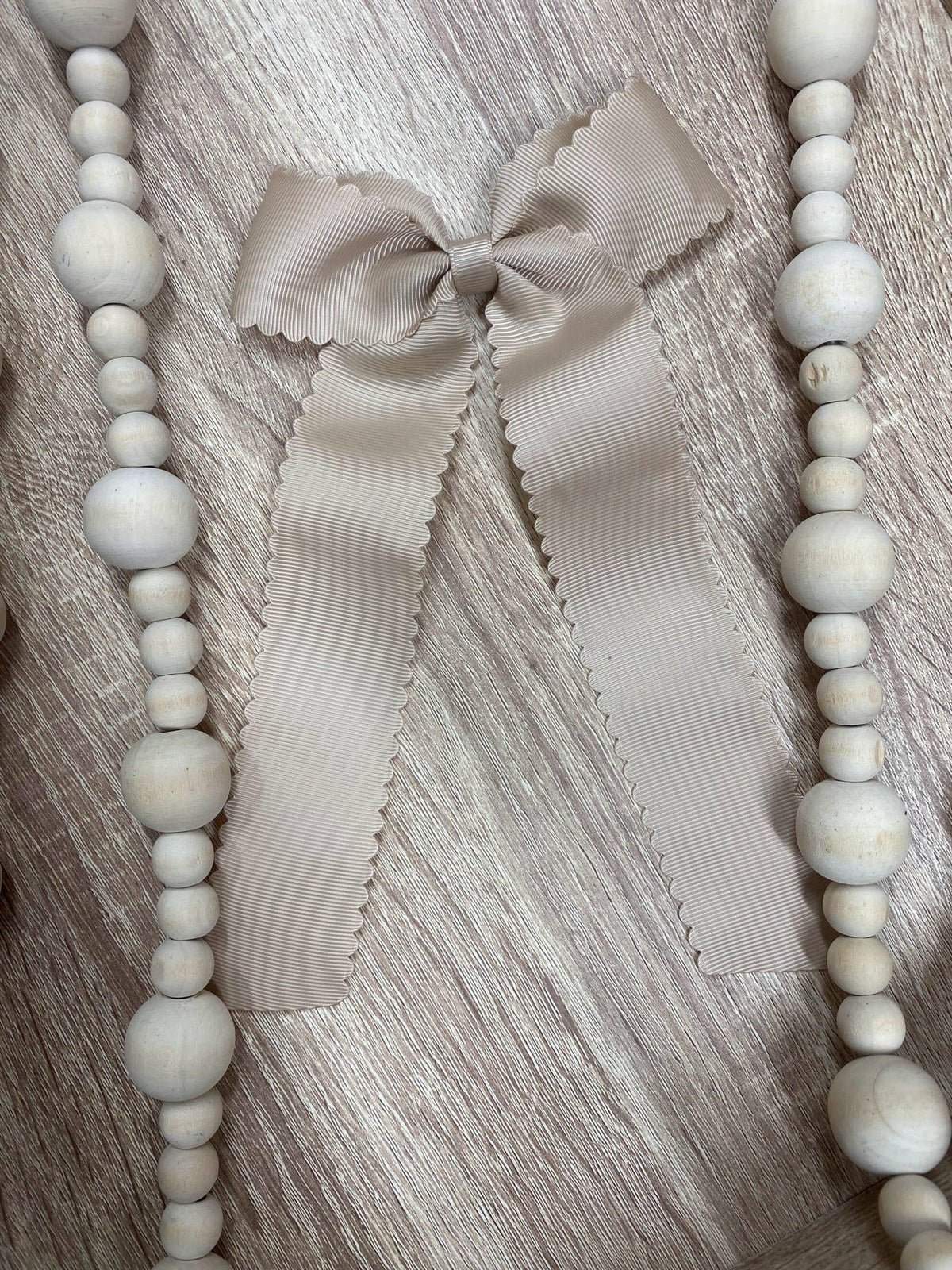 Scalloped Long Tail Bow with Alligator Clip